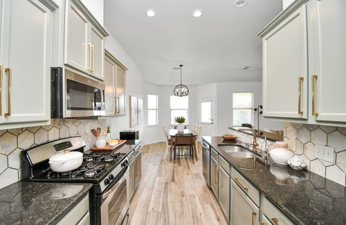 Katy Casa | Cinco Ranch Furnished 1 Story Home, King Beds, Walking Trail, Sleeps 6+