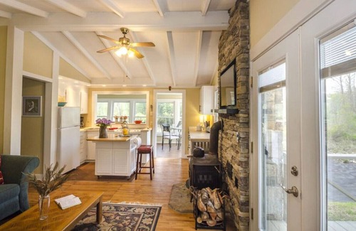 Franklin Casa | Cindy's Island - Riverfront - Fishing, Tubing