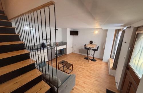 Vincelles Apartamento | Cinema room - Proche Auxerre