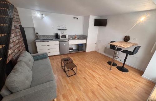Vincelles Apartamento | Cinema room - Proche Auxerre