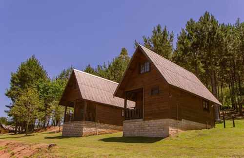 Beco da Alegria Casa | Cinnamon, Rio Grande do Sul Lion Huts de la tribu Judah.