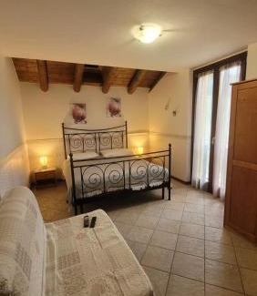 Lovere Cama Y Desayuno | Cinque Abeti Agrialloggio Mountain Lake Iseo Hospitality