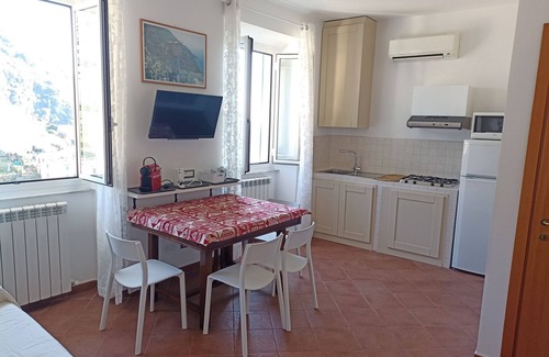 Masero Apartamento | Cinque Terre - Riomaggiore - Apartment with sea and village view
