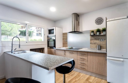 Cabrils Casa | CINTO - A 25 minutos Barcelona. 10 minutos de la playa. Piscina privada, frontón, barbacoa, jardín