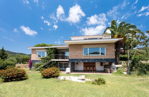 Cabrils Casa | CINTO - A 25 minutos Barcelona. 10 minutos de la playa. Piscina privada, frontón, barbacoa, jardín