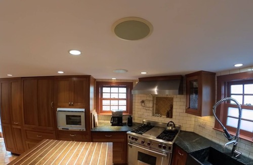 Newburyport Casa | Casa única en la ciudad con vistas al agua, patio / terraza, a pie de todo