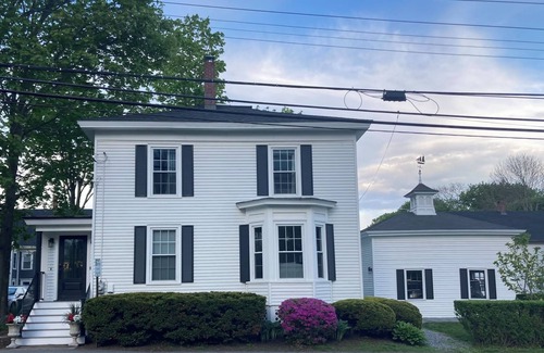 Bath Casa | Circa 1850 Federal - 3 Bedroom 2 Bath Home In The Heart of Bath, Maine.