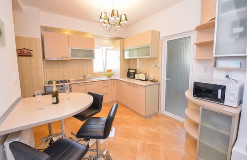 Bucharest City-Centre Apartamento | Cismigiu Apartment - Cismigiu Gardens