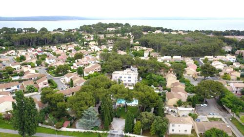 Istres Hotel | Cit'Hotel Le Mirage