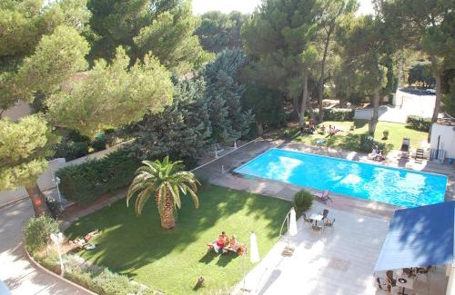 Istres Hotel | Cit'Hotel Le Mirage