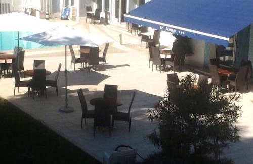 Istres Hotel | Cit'Hotel Le Mirage