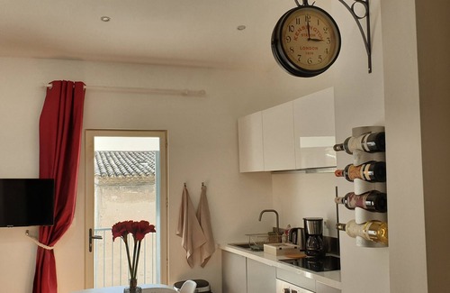 Carcassonne Apartamento | CITE de CARCASSONNE Gîte Les 3 Tours 2, 99 rue Trivalle