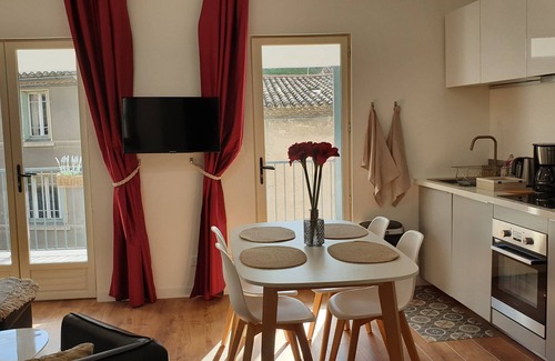 Carcassonne Apartamento | CITE de CARCASSONNE Gîte Les 3 Tours 2, 99 rue Trivalle