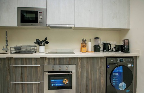 Labadi Apartamento | Citrine Court