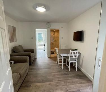 Broad Green Apartamento | Citrine - Executive London Garden Flat