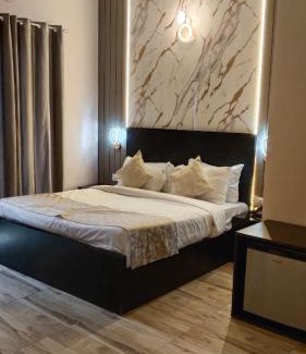 Vrindavan Casa | Citrine Villa and Resort Vrindavan Luxury Rooms and Villas near Prem Mandir