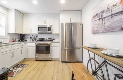 Virginia Highland Apartamento | Citrus Sunburst 1 Bdrm Ponce City Mkt