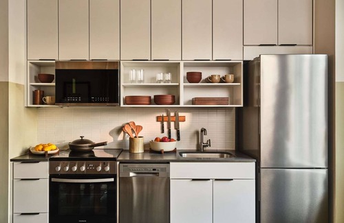 Yamacraw Village Apartamento | City Access + Bike Rentals, Pool & Pet-Friendly