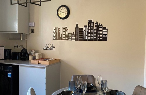 Birmingham Casa | City Break- Luxe 3 bedroom home, Ideal for Families/Friends/Business/Contractors