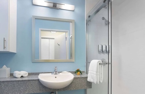 Central Business District Complejo | City Break! Spacious Rooms w/Perfect Central Locale near Canal Street