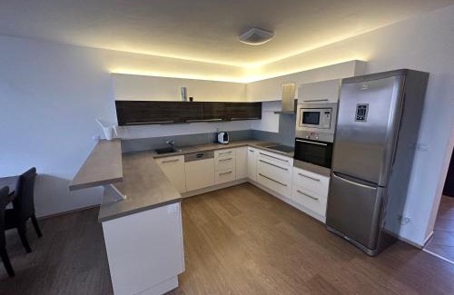Ceske Budejovice Apartamento | City Center apartment FREE PRIVATE PARKING