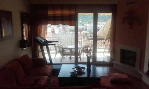 Grevena Apartamento | City center apartment with mountain view