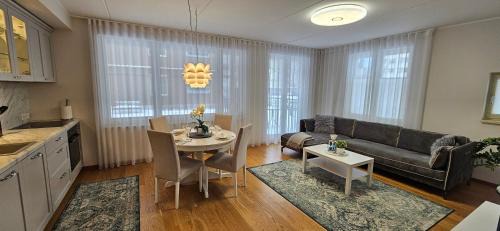 Kesklinn Apartamento | City Center Bright Home