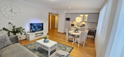 Kesklinn Apartamento | City Center Bright Home