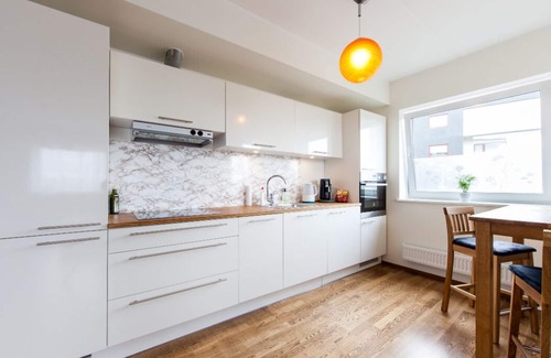 Kesklinn Apartamento | Centro de la ciudad de Mardi st. Apartamento con balcón y parking gratuito.