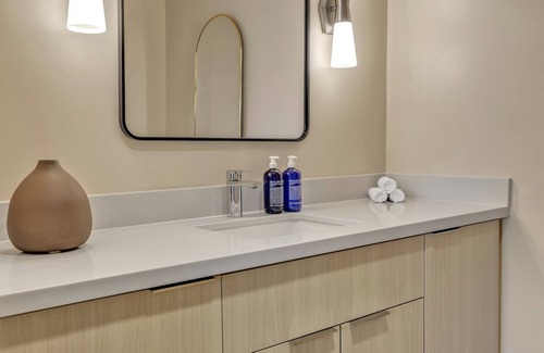 East Village Hotel | City Center Hotel by Kasa