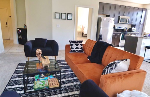 Huntington Apartamento | City Center Luxe Apt PS5 Fast Streaming metro access more