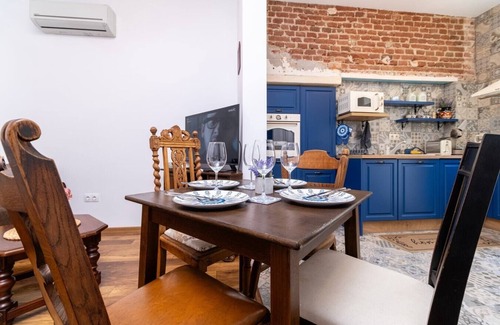 Plovdiv Center Apartamento | City Center Retro Chic Kapana 2-Bed Apartment