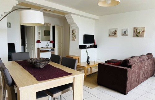 Cambo-les-Bains Apartamento | Apartamento T2 centro ciudad, encanto antiguo, terraza, Wi-Fi, mascota permitida