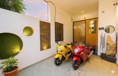 Jaipur Villa | City Centre 4BHK House with plunge pool, Steam bath & Jacuzzi