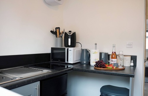 Coventry City Centre Apartamento | City Centre House with EV Parking