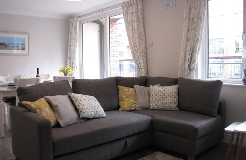 North Wall Apartamento | Encantador espacioso recientemente renovado en el tranquilo centro de la ciudad / complejo IFSC
