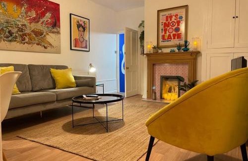 Riverside Casa | City Centre Retreat