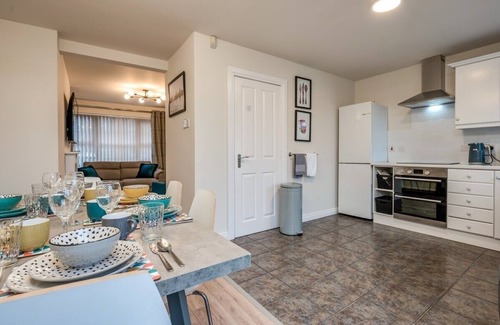 Queens Quarter Casa | 🌟City Centre Townhouse Free Parking Superfast Wifi
