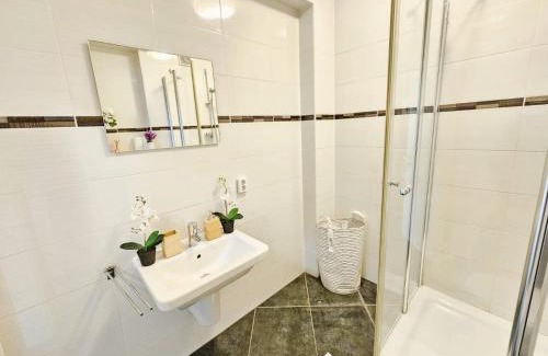 Luxembourg City Apartamento | City Comfort 1BR flat with terrace view