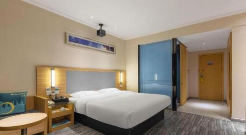 Longhua District Hotel | City Comfort Inn Shenzhen Longhua Bus Station Qinghu Metro Station
