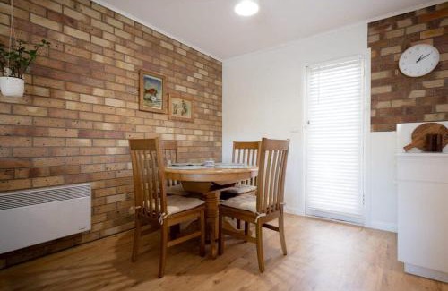 South Launceston Apartamento | City Comfort: Near Hospital & City with Parking
