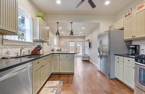 Kessler Casa | City Cottage: 2-Bedroom Cottage Comfort