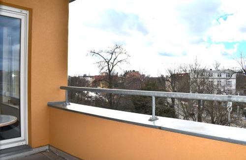 Cottbus Apartamento | City-Dach-Apartment mit Loggia - Balkon - Kamin
