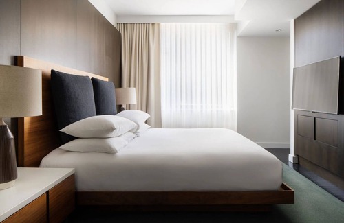 Tribeca Hotel | City Escapade! Explore the Beauty of New York City! Relaxing unit for your stay!