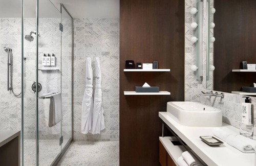 Tribeca Hotel | City Escapade! Explore the Beauty of New York City! Relaxing unit for your stay!