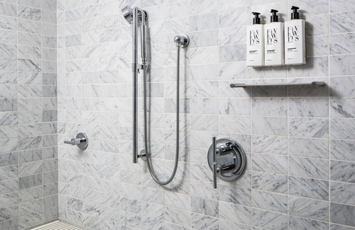 Tribeca Hotel | City Escapade! Explore the Beauty of New York City! Relaxing unit for your stay!