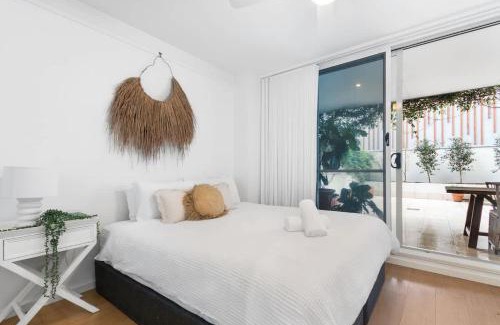Newcastle Apartamento | City Escape - Newcastle CBD - Spacious Apartment with a Beautiful Courtyard
