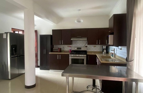 Heredia Casa | City Experience from a central location in the middle of the Central Valley!