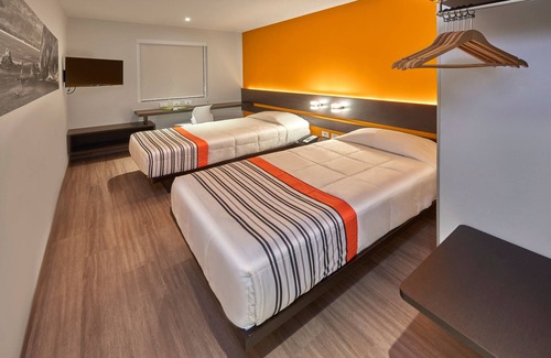 San Luis Potosí Hotel | City Express Junior by Marriott San Luis Potosi Carranza