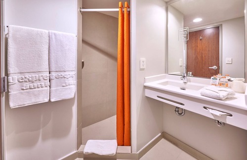 San Luis Potosí Hotel | City Express Junior by Marriott San Luis Potosi Carranza